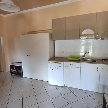 Michalis Goulis Aparthotel Liapades